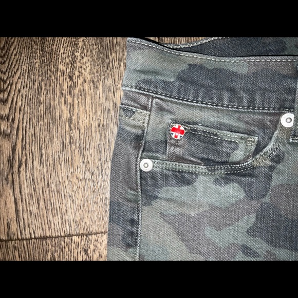Hudson Camo Skinny Jeans size 27 - Picture 8 of 8